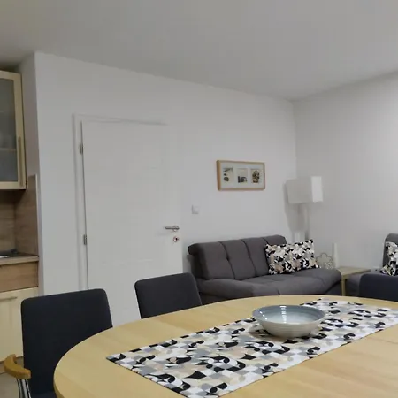 Appartement Iris 1 Ravno