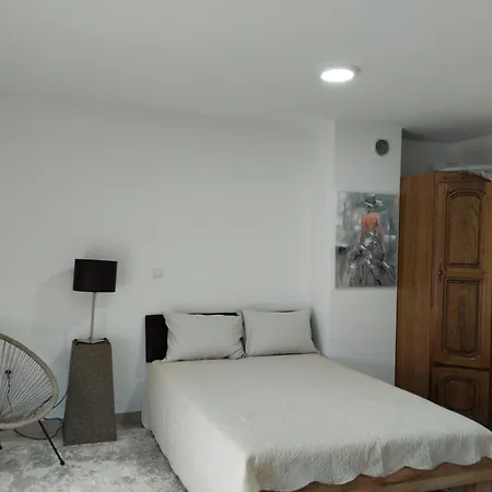 Apartament Iris 1 Ravno